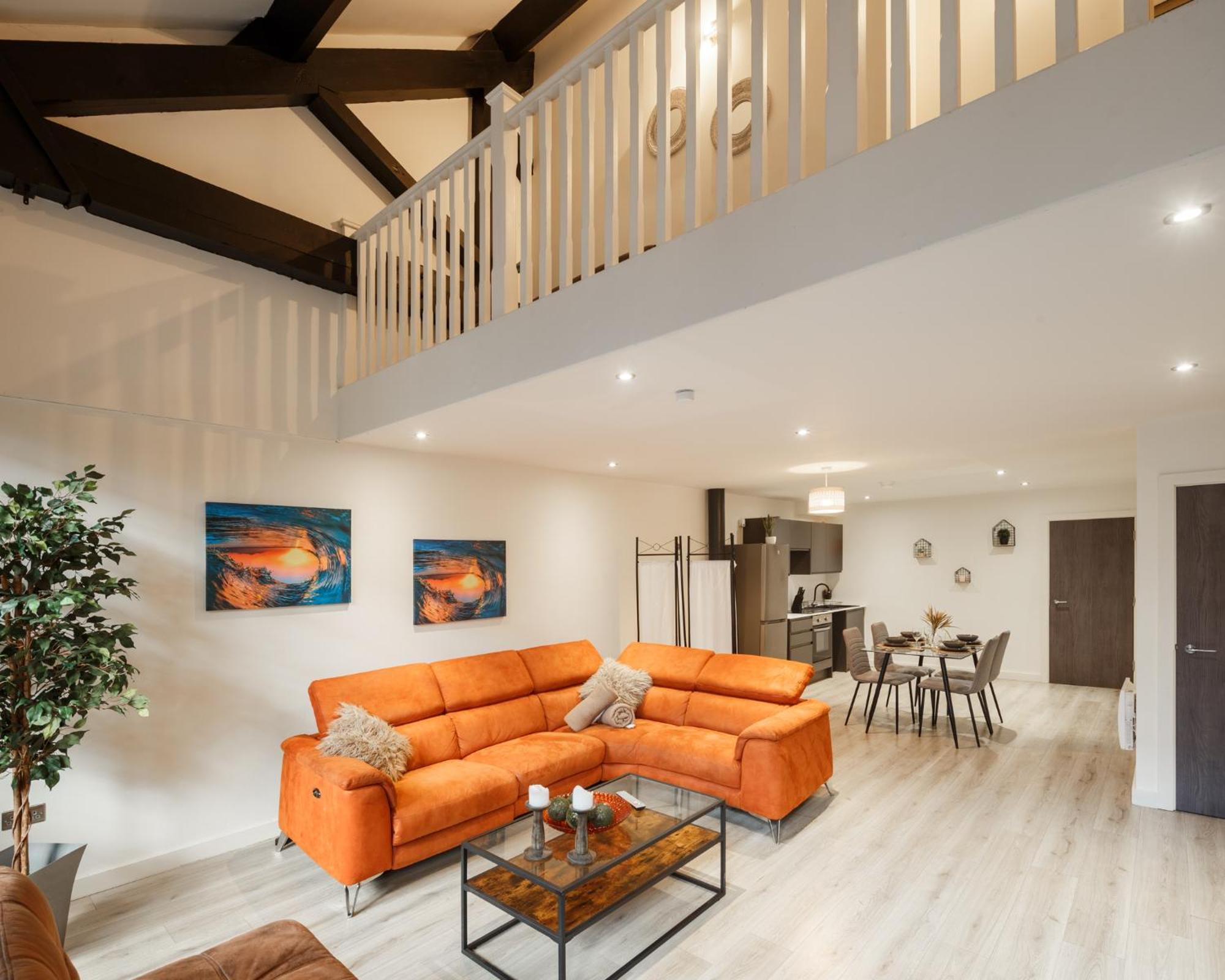 Modern 2 Bedroom With 75” Tv & Free Wi-fi
